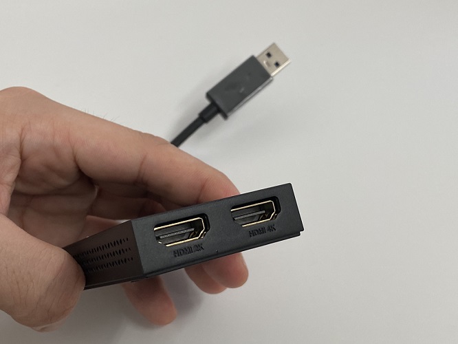 USBディスプレイアダプタとモニター（2台）を接続