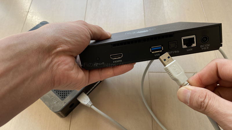 (2)ひかりTVチューナーにUSBケーブルを差し込む