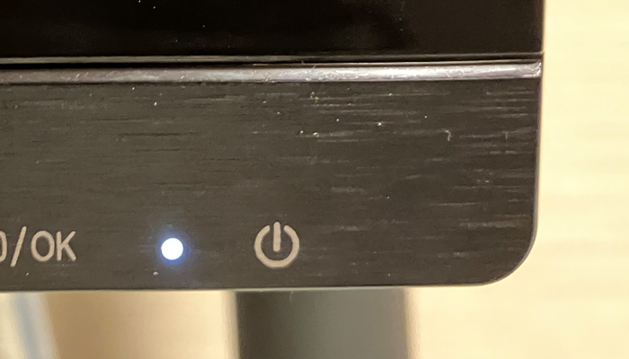 モニターの電源ランプ